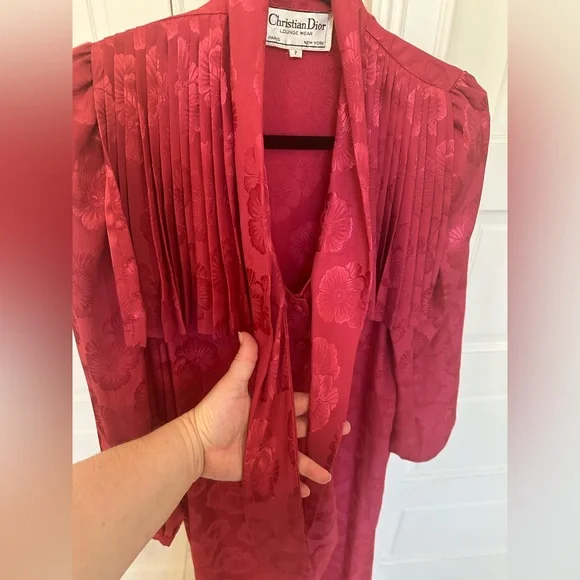 Vintage Christian Dior Pink Floral Loungewear Nightgown Pleated Neck Tie Size S - Picture 4 of 6